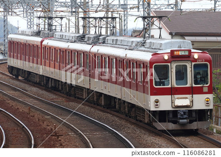 Kintetsu Nagoya Line 2800 series L/C car directly connected to Kintetsu Yamada Line (Express: Kintetsu Nagoya ⇔ Isuzugawa) 116086281