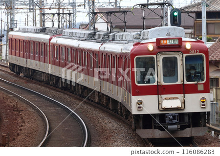 Kintetsu Nagoya Line 2800 series L/C car directly connected to Kintetsu Yamada Line (Express: Kintetsu Nagoya ⇔ Isuzugawa) 116086283