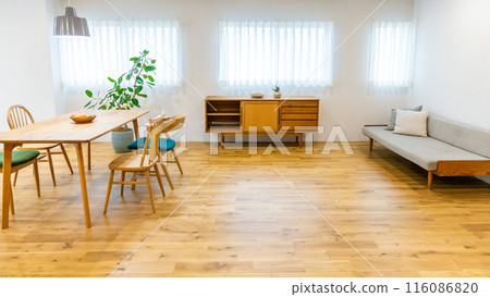 Natural living 116086820