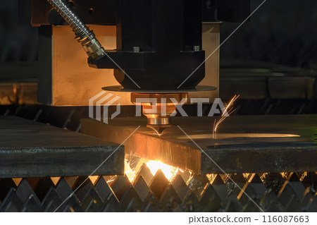The high power fiber laser cutting machine  cut the high thickness metal plate parts. 116087663