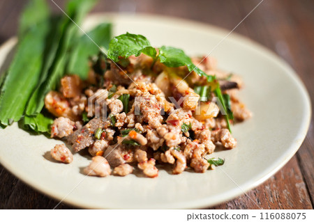 Spicy minced pork salad (Larb Moo) Spicy minced pork salad (Larb Moo) 116088075