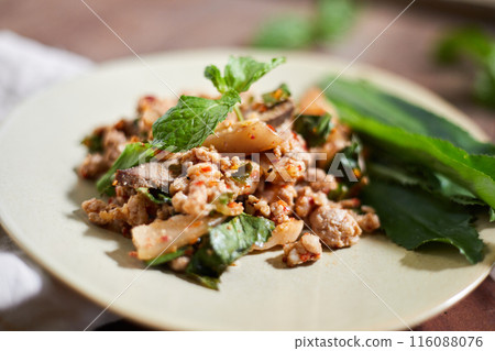 Spicy minced pork salad (Larb Moo) 116088076