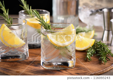 Cocktail Gin Tonic Cocktail Gin Tonic 116093243