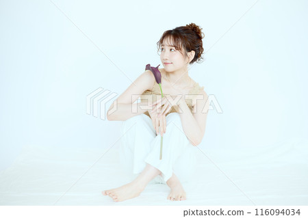 有花的女人肖像 有花的女人肖像 116094034