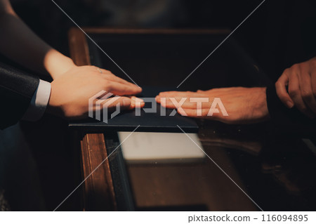 新娘和新郎在婚禮上 新娘和新郎在婚禮上 116094895
