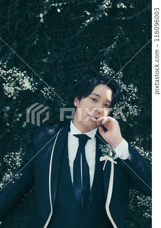 Groom in black tie Groom in black tie 116096003