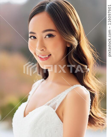 穿著透明白色衣服的女人 穿著透明白色衣服的女人 116097601