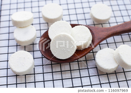 Chinese pancake made of rice-flour Chinese pancake made of rice-flour 116097969