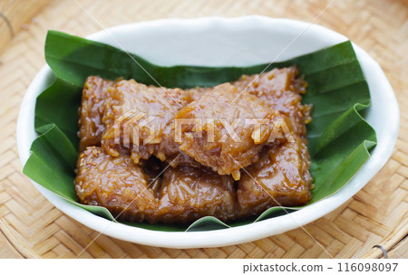Sticky rice in palm sugar (Thai Dessert) Sticky rice in palm sugar (Thai Dessert) 116098097