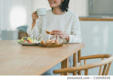 早餐 女生 女孩 116098836