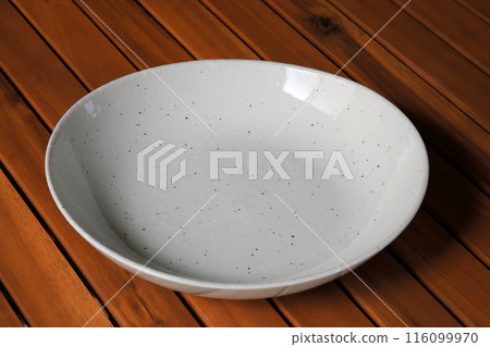 White plate background material White plate background material 116099970