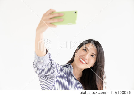 一個女人採取自我採取 116100036