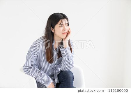 一個女人帶著微笑 一個女人帶著微笑 116100090