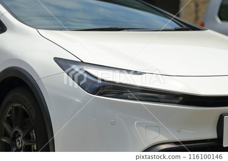 白色國產混合動力車 白色國產混合動力車 116100146