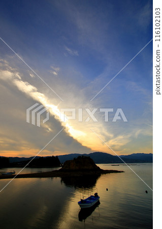 Mont Saint-Michel on Oshiba Island emerges at dusk 116102103