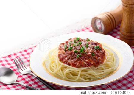 Steaming hot spaghetti with meat sauce Steaming hot spaghetti with meat sauce 116103064