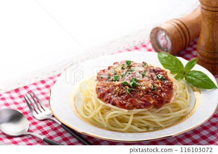 spaghetti with meat sauce spaghetti with meat sauce 116103072