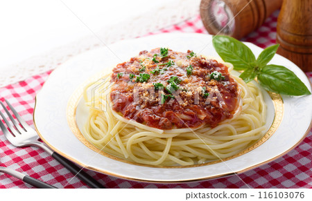 spaghetti with meat sauce spaghetti with meat sauce 116103076
