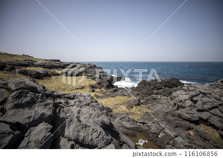 This is the beautiful scenery of Marado Island, located at the southernmost tip of South Korea. This is the beautiful scenery of Marado Island, located at the southernmost tip of South Korea. 116106856