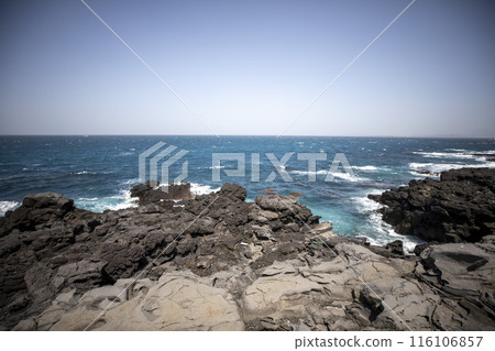This is the beautiful scenery of Marado Island, located at the southernmost tip of South Korea. This is the beautiful scenery of Marado Island, located at the southernmost tip of South Korea. 116106857