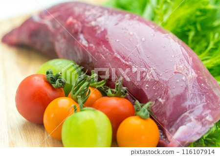 Venison thigh block 116107914