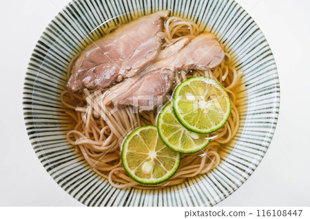 Cold soba noodles 116108447