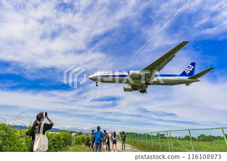 Osaka Airport (Itami Airport) in summer - Landing planes and gallery, Toyonaka City, Osaka Prefecture Osaka Airport (Itami Airport) in summer - Landing planes and gallery, Toyonaka City, Osaka Prefecture 116108973
