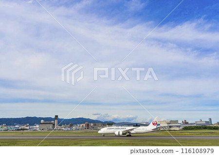 夏季 大阪機場（伊丹機場） 飛機降落大阪府豐中市 116108979