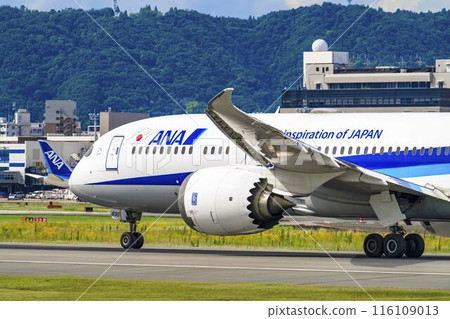 Summer Osaka Airport (Itami Airport) Airplane taking off Toyonaka City, Osaka Prefecture 116109013