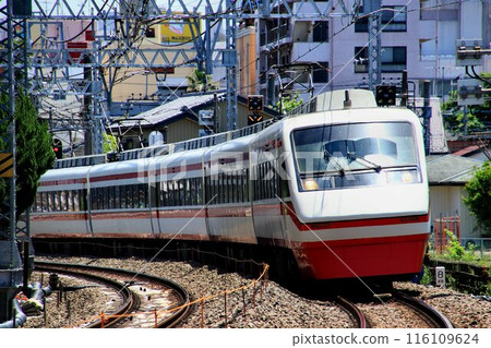 The Ryomo Express runs smoothly through the track switching section in preparation for the elevated track. The Ryomo Express runs smoothly through the track switching section in preparation for the elevated track. 116109624