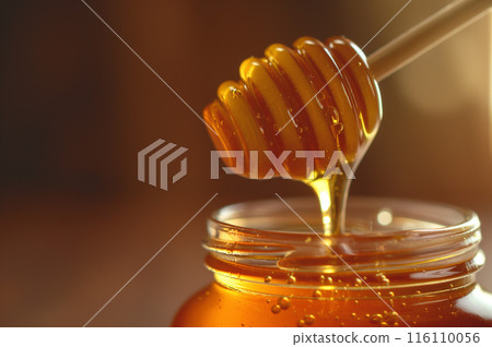 新鮮蜂蜜和蜂蜜勺 新鮮蜂蜜和蜂蜜勺 116110056