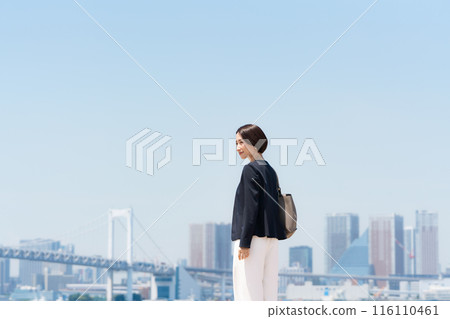 Business Women Buildings Business Women Buildings 116110461