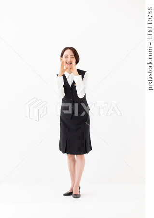 穿著制服的商務全身垂直支撐的女人 116110738