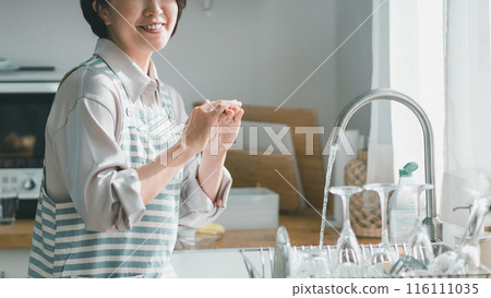 homemaker, female, females 116111035