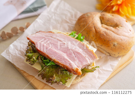 making bagel sandwiches 116112275