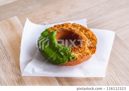 抹茶巧克力甜甜圈 116112323