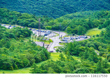 [Tochigi Prefecture] Nikko Kirifuri Highlands - Looking down on the parking lot of Kisugehira Park from Komaruyama Observatory 116117550