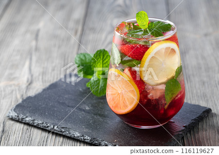 Cold summer strawberry lemonade 116119627