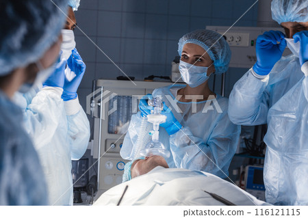Pre oxygenation for general anesthesia. Surgery equipment Pre oxygenation for general anesthesia. Surgery equipment 116121115
