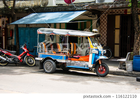 Parked tuk tuk 116122110