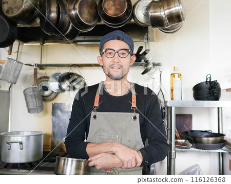 餐廳店員 116126368