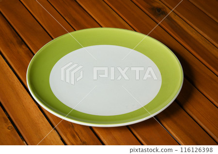 Green rim plate Green rim plate 116126398