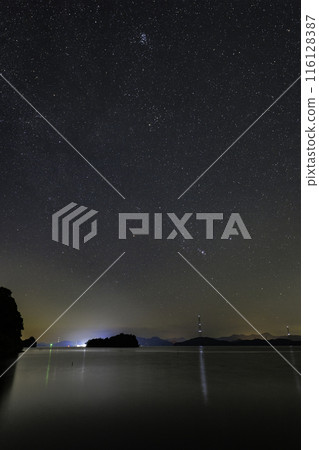 Autumn starry sky in Setouchi: The rising winter constellation Orion Autumn starry sky in Setouchi: The rising winter constellation Orion 116128387