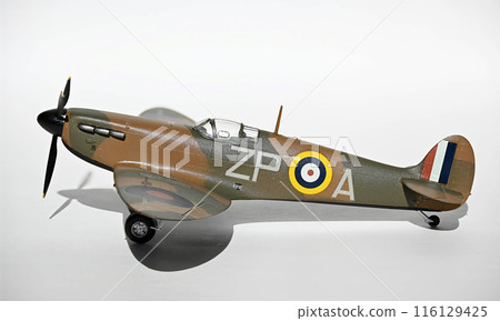 SPITFIRE Mk. I, 1/72 scale model, No.74 Squadron 116129425