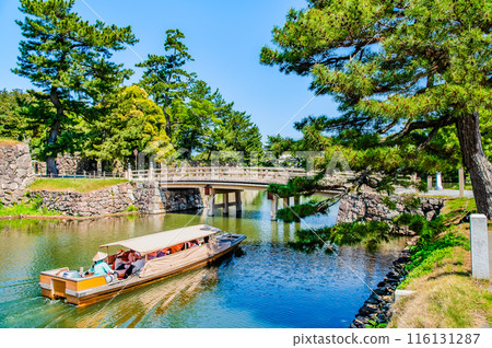 Shimane Matsue Castle: Sightseeing boat on the Horikawa River 116131287