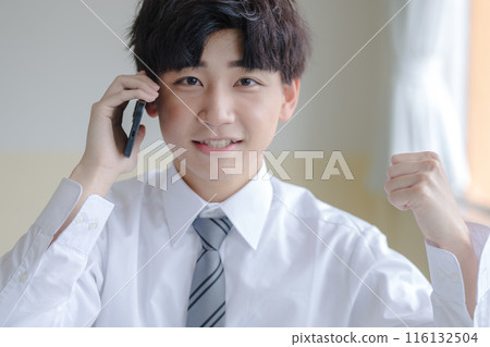 Smiling face, smartphone and businessman Smiling face, smartphone and businessman 116132504