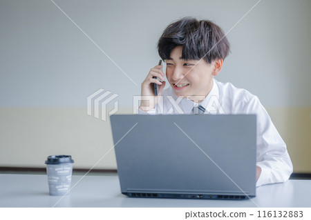 A businessman who speaks painfully A businessman who speaks painfully 116132883