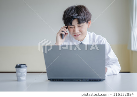 A businessman who speaks painfully A businessman who speaks painfully 116132884