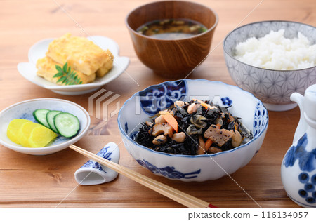 Simmered hijiki Japanese breakfast image 116134057