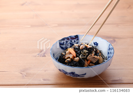 simmered hijiki  116134083